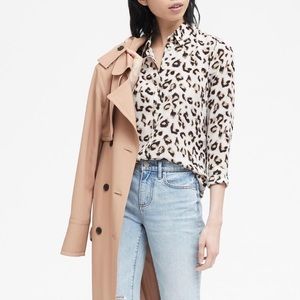 NWT Banana Republic Dillon Shirt in Snow Leopard M